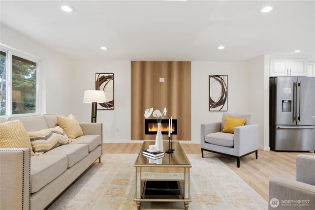 12600 SE 27th Street, Bellevue, WA 98005