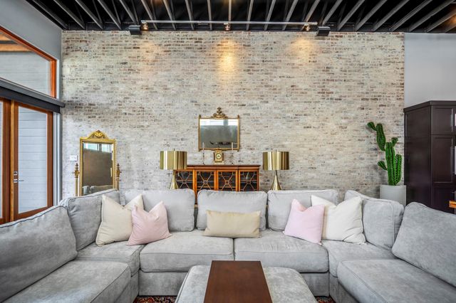 611 Hartman Street, Houston, TX 77007