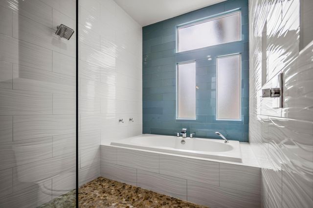 611 Hartman Street, Houston, TX 77007