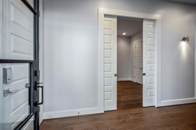 611 Hartman Street, Houston, TX 77007