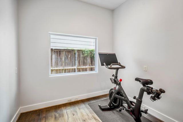 611 Hartman Street, Houston, TX 77007