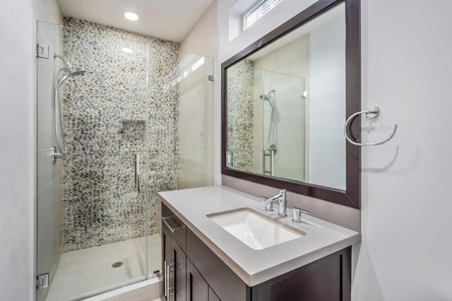 611 Hartman Street, Houston, TX 77007