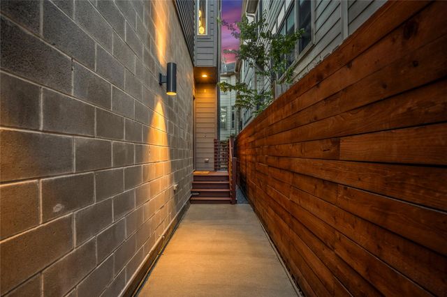 611 Hartman Street, Houston, TX 77007