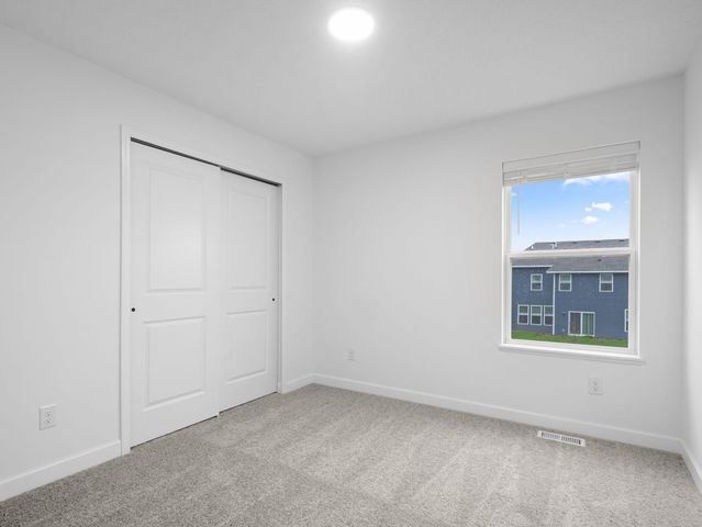 18364 Gladhurst Lane, Lakeville, MN 55044