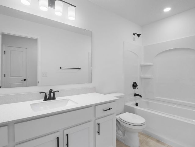 18364 Gladhurst Lane, Lakeville, MN 55044