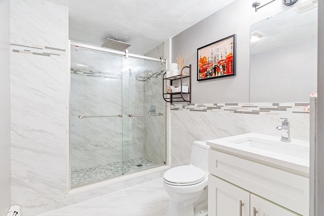 21 Barstow Dr, Braintree, MA 02184