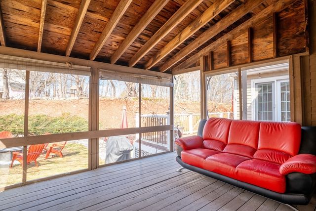 21 Barstow Dr, Braintree, MA 02184