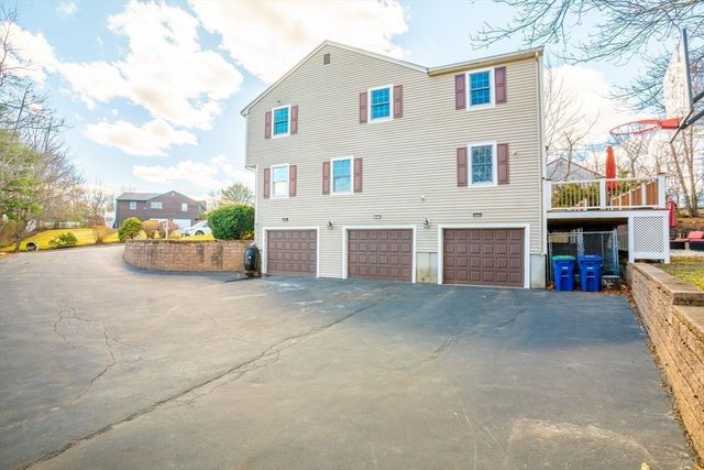 21 Barstow Dr, Braintree, MA 02184