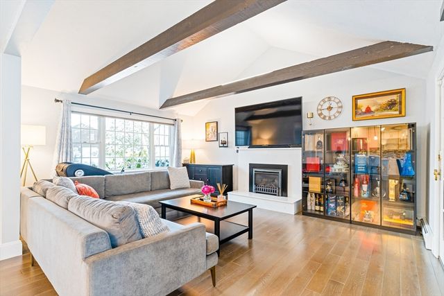 21 Barstow Dr, Braintree, MA 02184