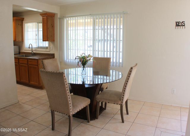 2775 N Desert Avenue, Tucson, AZ 85712