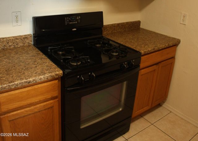 2775 N Desert Avenue, Tucson, AZ 85712