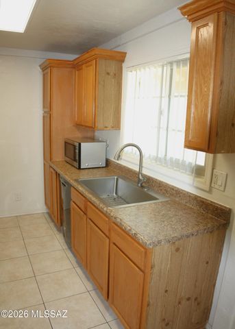 2775 N Desert Avenue, Tucson, AZ 85712