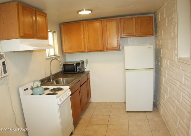 2775 N Desert Avenue, Tucson, AZ 85712