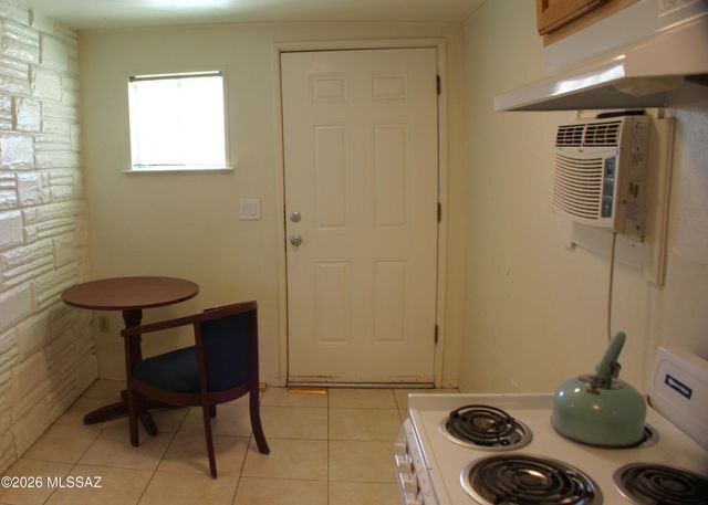 2775 N Desert Avenue, Tucson, AZ 85712