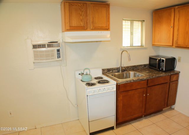 2775 N Desert Avenue, Tucson, AZ 85712