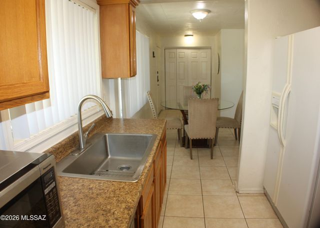 2775 N Desert Avenue, Tucson, AZ 85712