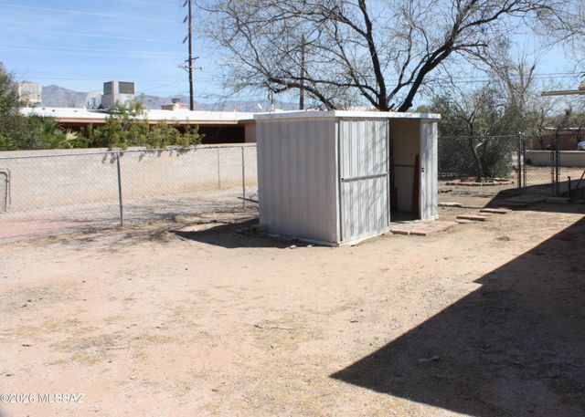 2775 N Desert Avenue, Tucson, AZ 85712