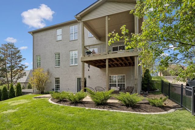 1517 Charleston Park Dr, Spring Hill, TN 37174