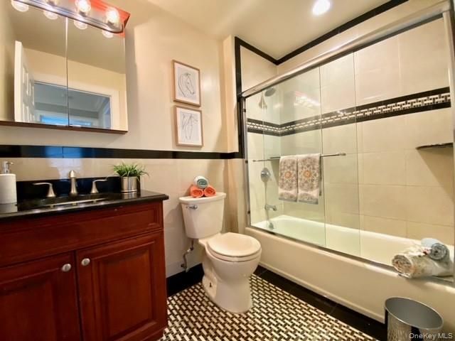 1302 Vista View Drive 1302, Farmingville, NY 11738