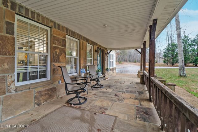 1035 Gray Eagle Drive, Crossville, TN 38572