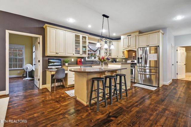 1035 Gray Eagle Drive, Crossville, TN 38572