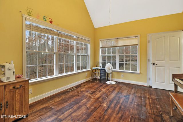 1035 Gray Eagle Drive, Crossville, TN 38572