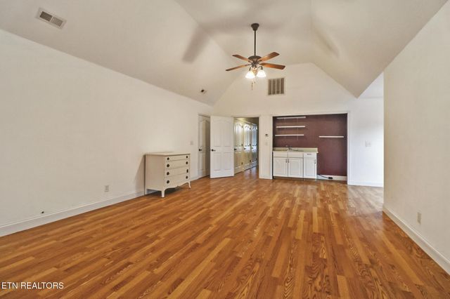 1035 Gray Eagle Drive, Crossville, TN 38572