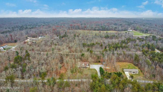 1035 Gray Eagle Drive, Crossville, TN 38572