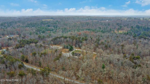 1035 Gray Eagle Drive, Crossville, TN 38572