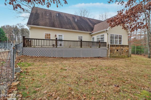 1035 Gray Eagle Drive, Crossville, TN 38572