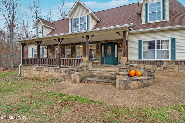 1035 Gray Eagle Drive, Crossville, TN 38572