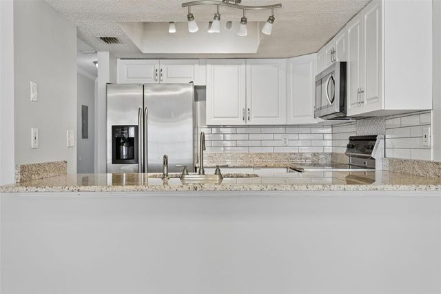 10307 COUNCILS WAY, Tampa, FL 33617