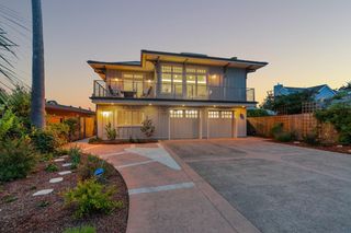 185 14th Avenue, Santa Cruz, CA 95062