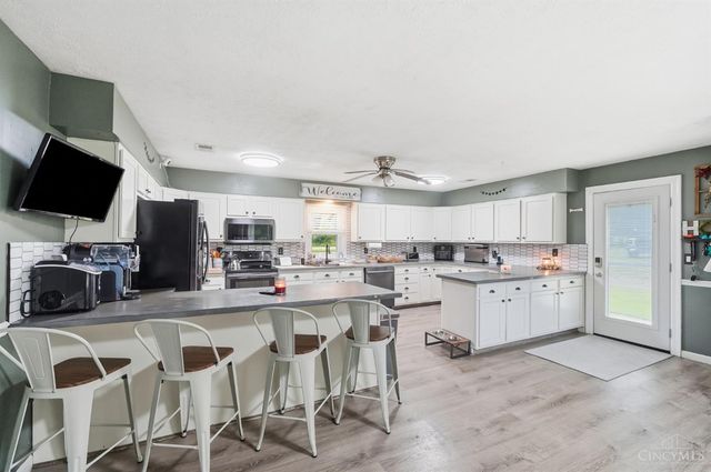1439 Lyons Road, Pierce Twp, OH 45102