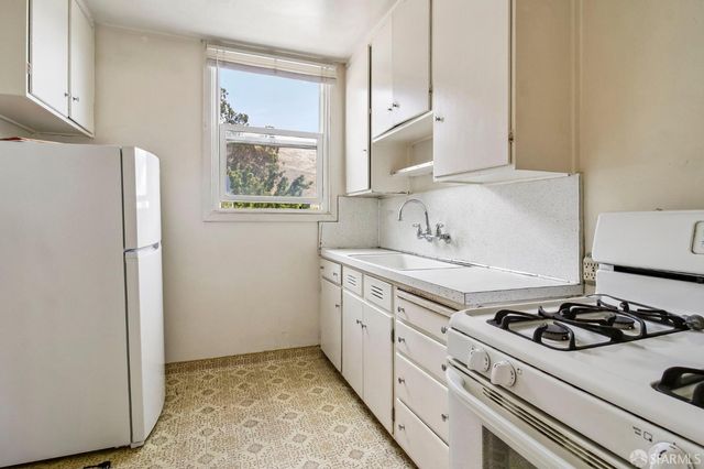 390 Teddy Avenue, San Francisco, CA 94134