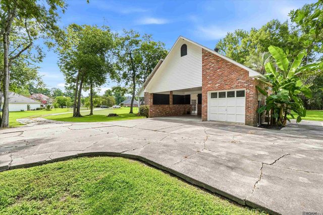 3449 Tezcucco Dr, Baton Rouge, LA 70820
