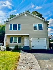 20 Rockmore Place, Bridgeport, CT 06606