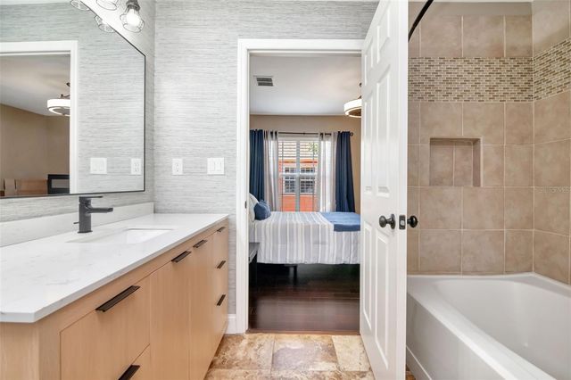 9130 LAKE CHASE ISLAND WAY 9130, Tampa, FL 33626