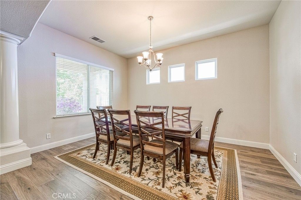 Image 11 of property listing at 8405 N Paula, Fresno, CA 93720