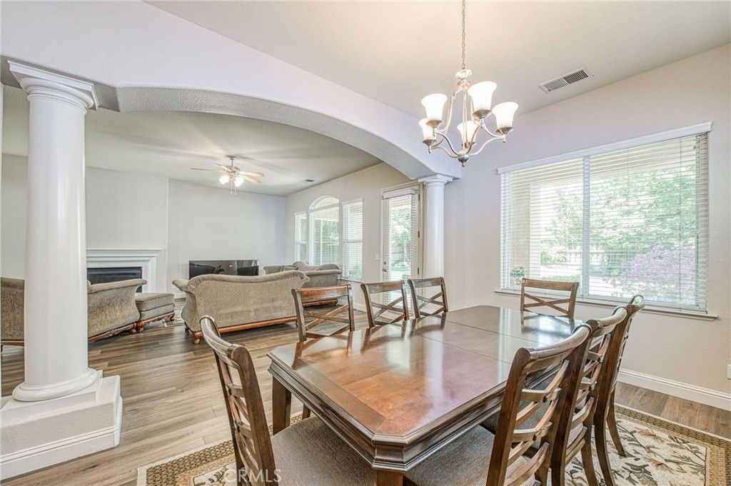 Image 12 of property listing at 8405 N Paula, Fresno, CA 93720
