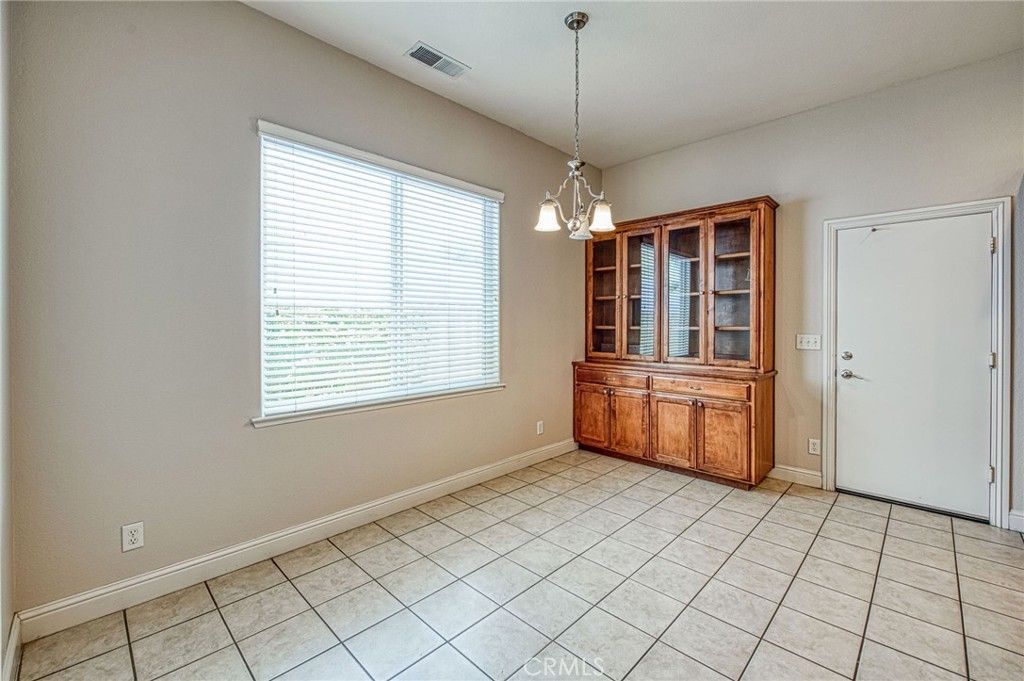 Image 15 of property listing at 8405 N Paula, Fresno, CA 93720