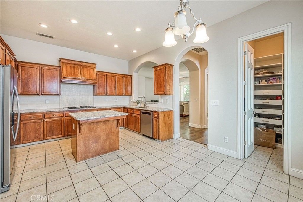 Image 16 of property listing at 8405 N Paula, Fresno, CA 93720