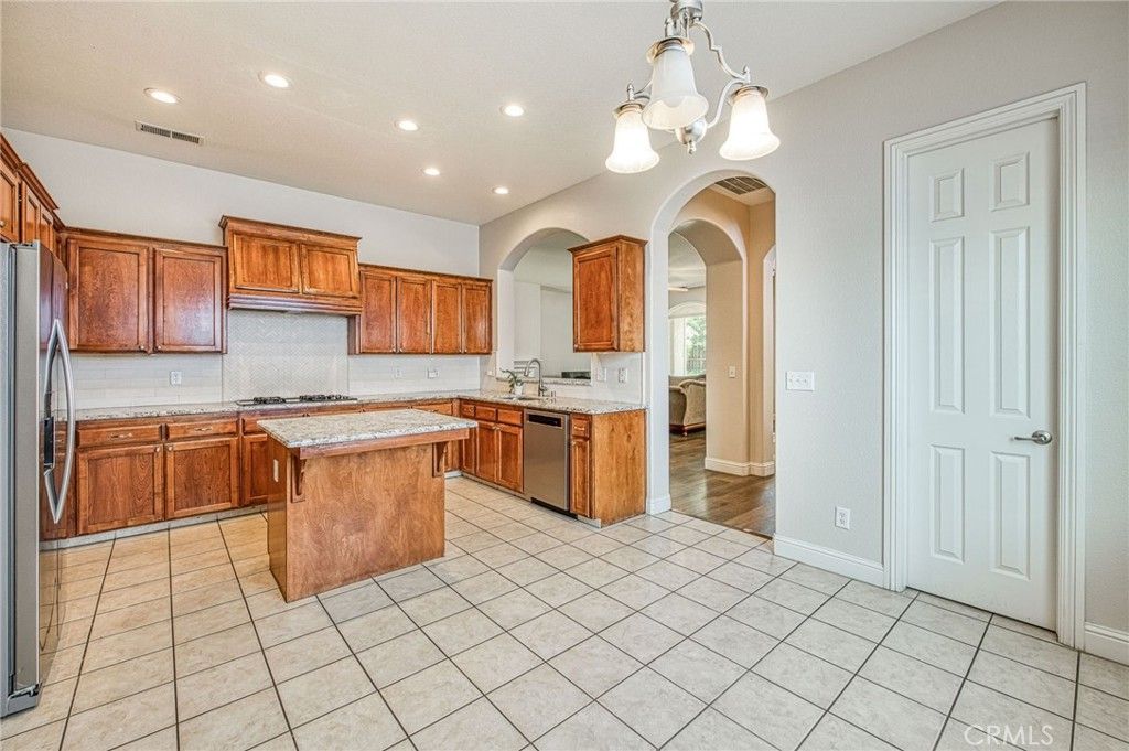 Image 17 of property listing at 8405 N Paula, Fresno, CA 93720