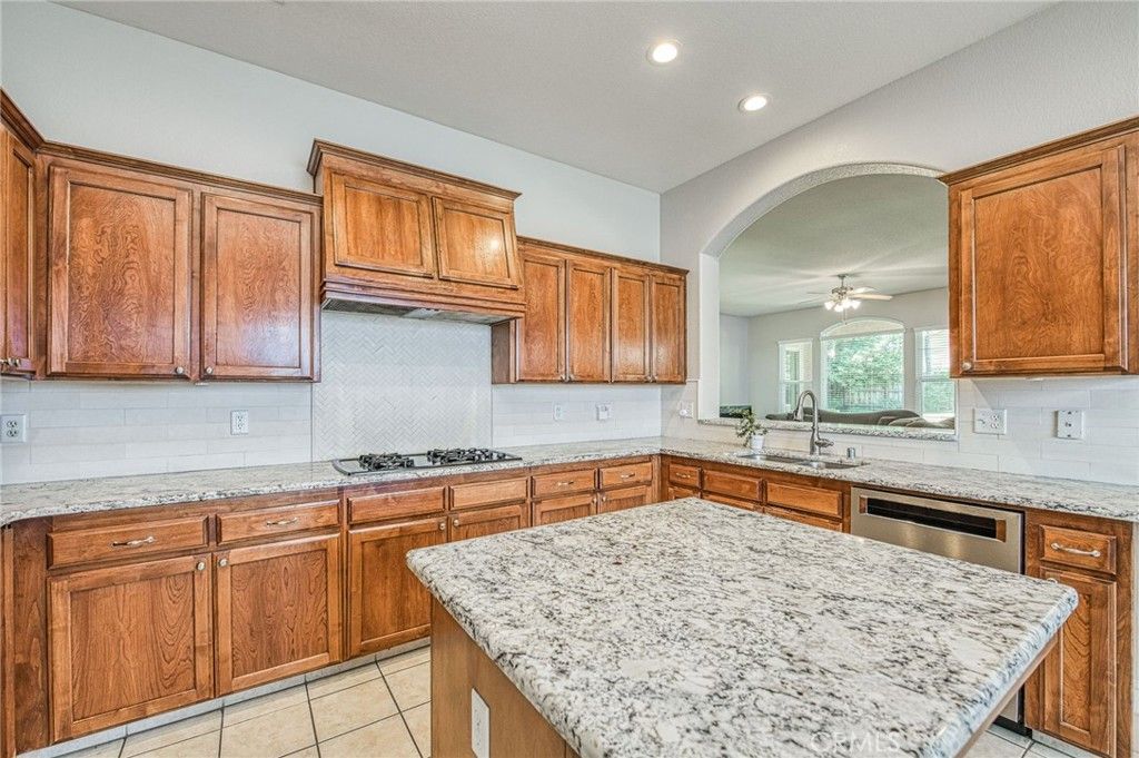 Image 18 of property listing at 8405 N Paula, Fresno, CA 93720