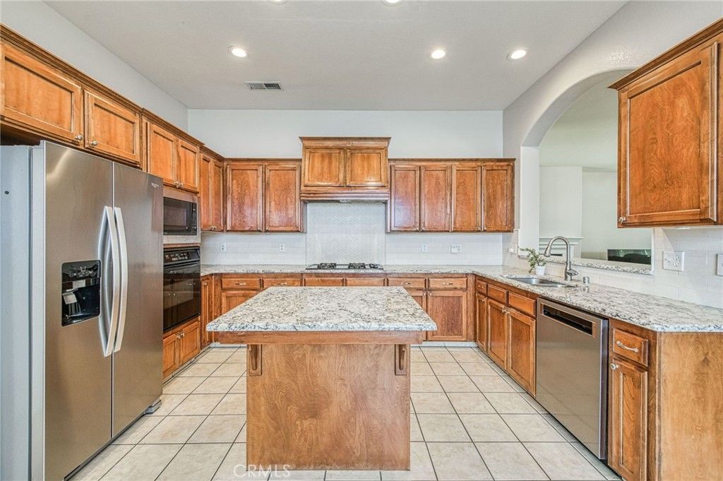 Image 2 of property listing at 8405 N Paula, Fresno, CA 93720