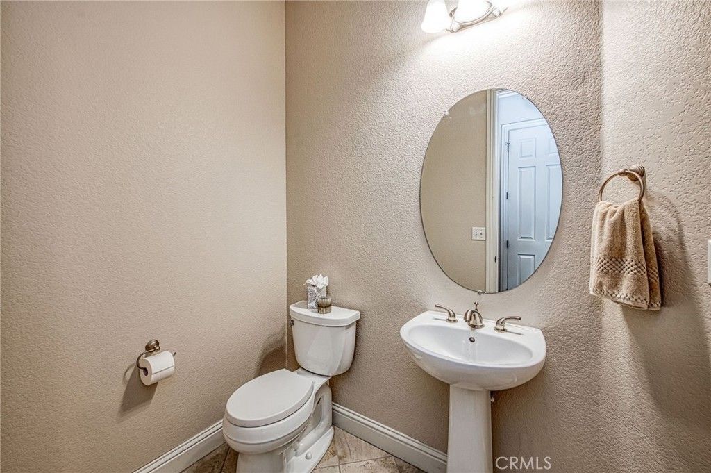 Image 37 of property listing at 8405 N Paula, Fresno, CA 93720