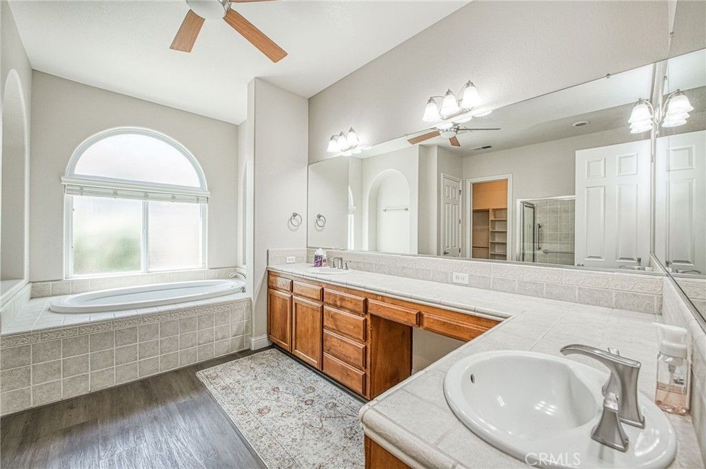 Image 41 of property listing at 8405 N Paula, Fresno, CA 93720