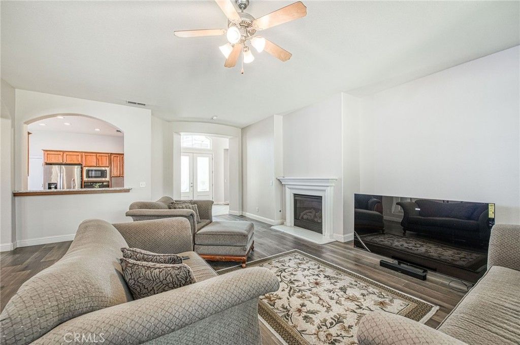 Image 9 of property listing at 8405 N Paula, Fresno, CA 93720