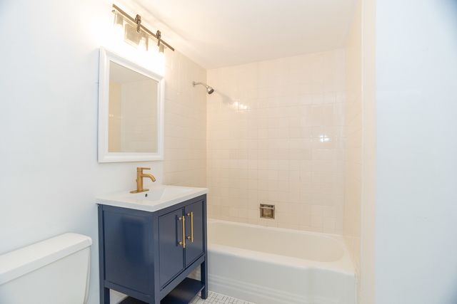 6730 S South Shore Drive 501, Chicago, IL 60649