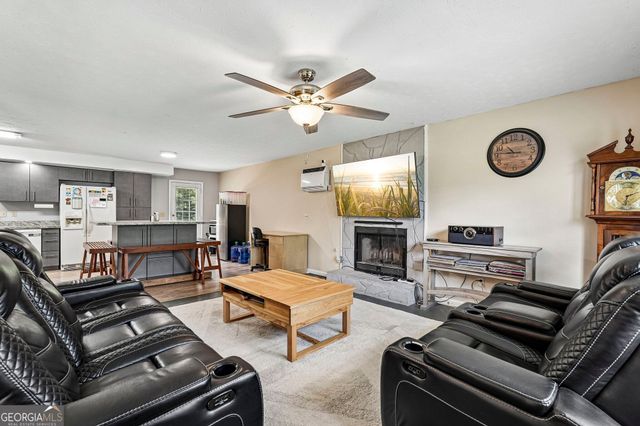52 Aspen Lake Trace, Newnan, GA 30263